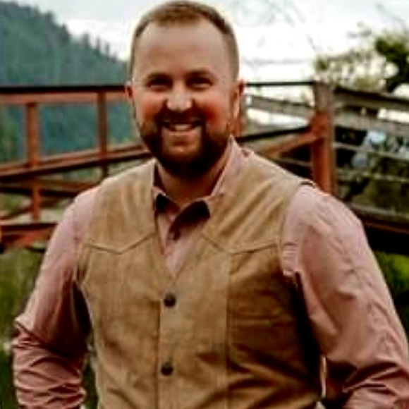 Meet your Posher, Tyler - Picture 2 of 2